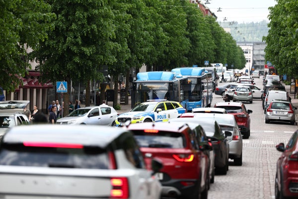 Kö i centrala Borås efter sjukdomsfall