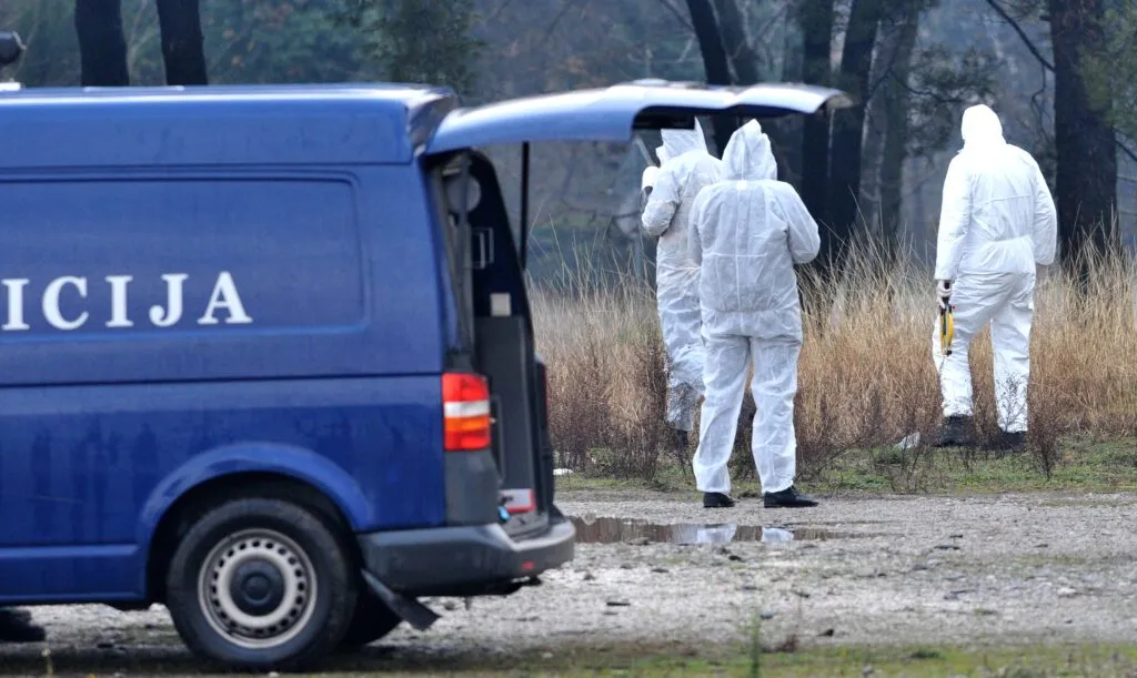 Ko je Almira koja je uhapšena u Crnoj Gori? Teretili je da je bila u krimi-grupi svog devera koja je pripremala ubistvo Belivuka