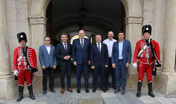 Šušnjar poslao jasnu poruku: Nedostaje radnika, zato ulažemo u mlade