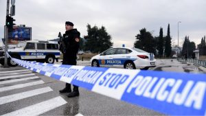 Grupa od 87 državljana Srbije vraćena iz Tivta u Beograd: Policija kod njih pronašla transparent „Srbija pobeđuje“, uređaj za komunikaciju na daljinu i pomorsku radio-stanicu
