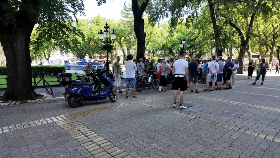 PROTEST NA DVA TOČKA: Skup nezadovoljnih vlasnika električnih bicikala u Subotici