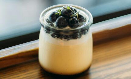 Vikend-recept: Mini cheesecake u čaši s limunom i borovnicama