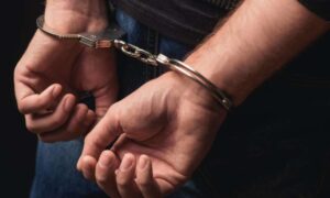 Pijan tetovec (22) so gasen pištol se obide da izvrši razbojništvo – uapsen e