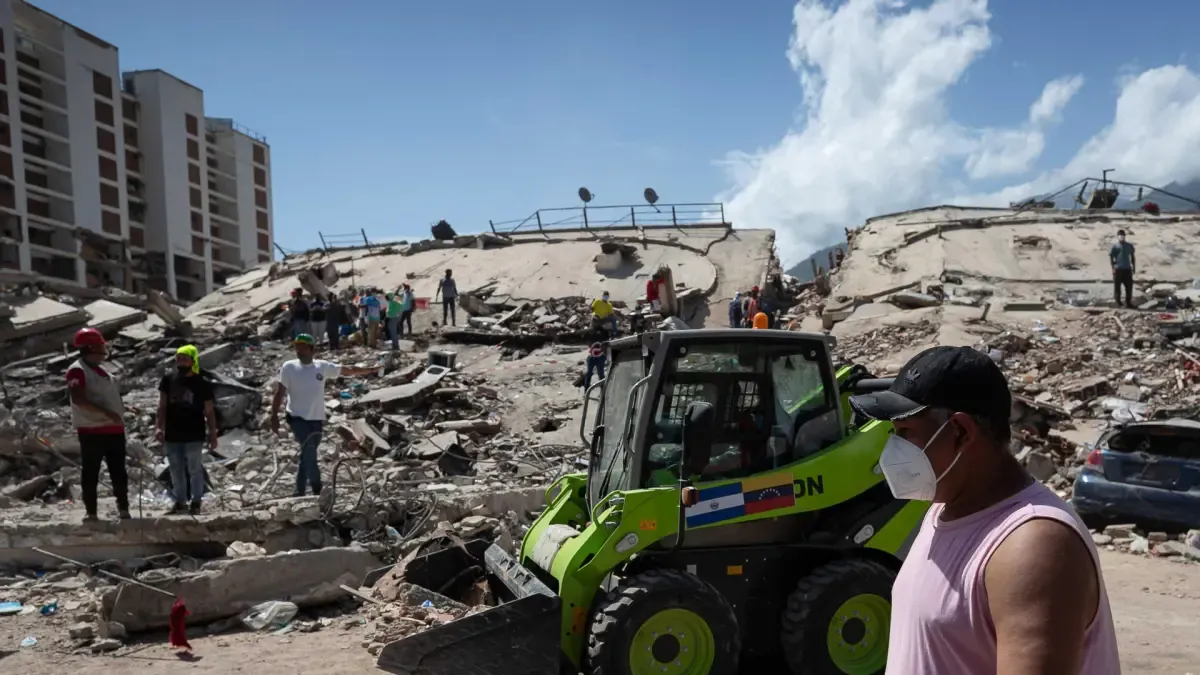 Petro pide reforzar ayuda a Venezuela tras los terremotos y plantea construir viviendas para colombianos afectados