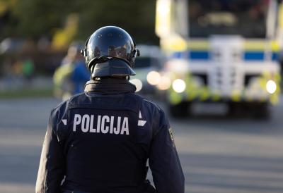 Velika policijska akcija nakon pljačke vozila za prevoz novca: U toku potraga za osumnjičenima, putevi pod blokadom
