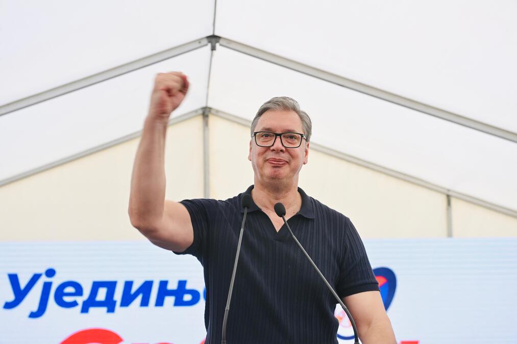 OVAKO JE MALI MIHAJLO DOČEKAO PREDSEDNIKA! Banovo Polje priredilo Vučiću veličanstvenu dobrodošlicu: Borba za Srbiju DO KONAČNE POBEDE (VIDEO)