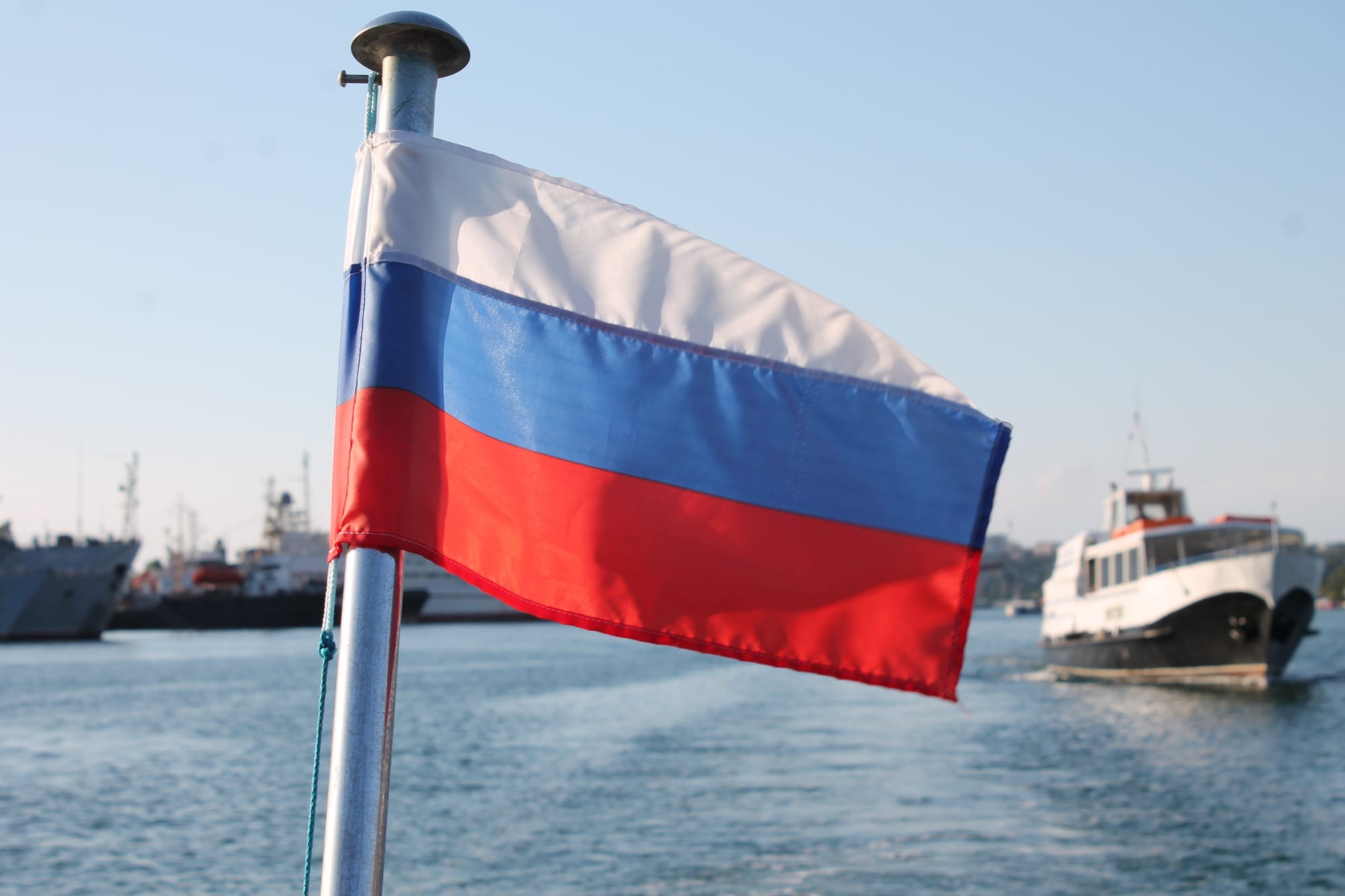 Ruski ratni brod otvorio vatru u blizini Velike Britanije: "Pucali su pola sata 40 nautičkih milja od obale"