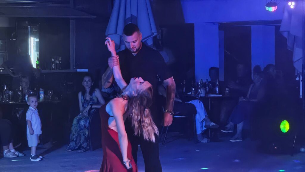 Latino večer Sportskog plesnog kluba Petrinia rasplesala okupljene na Kupalištu već 19. godinu za redom