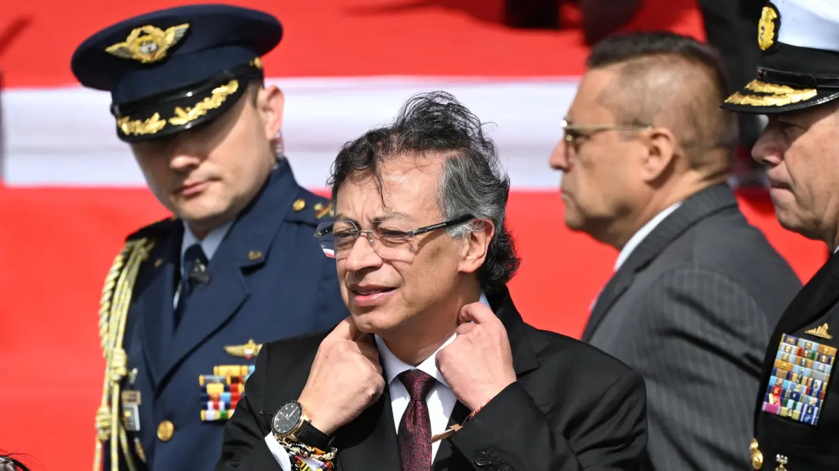 Militares y policías no esperaron discurso de Petro en desfile del 20 de julio: recibieron permiso para ausentarse
