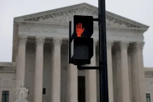 EUA: Suprema Corte derruba limite de gastos de campanhas; vitória para republicanos