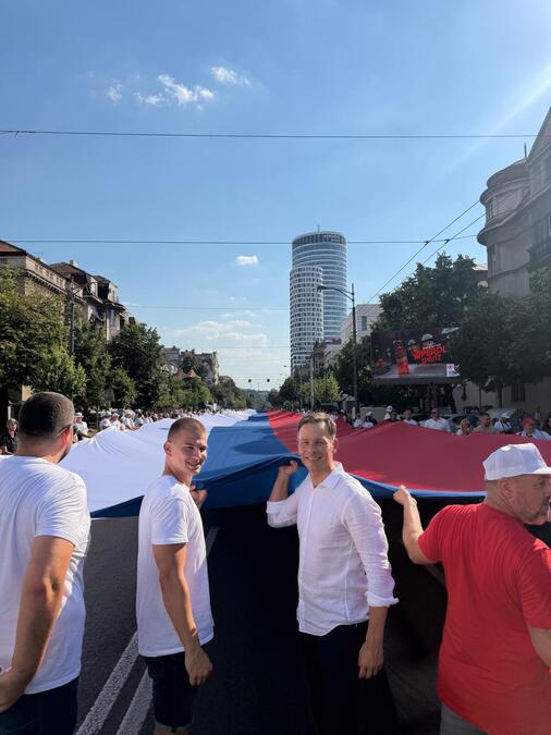 "NEĆEMO DOZVOLITI DA SRBIJA STANE!" Odjekuju moćne reči ministra Malog sa veličanstvenog skupa "Srbija, jedna porodica": Očekujemo veoma važne vesti za građane!