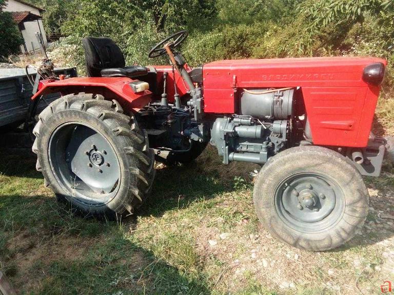 Tragedija vo prilepsko: 54-godišnik počinal na lice mesto otkako se prevrtel so traktor