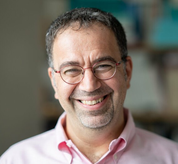 Nobel prize-winning economist remains skeptical of AI claims, sees only modest productivity boost