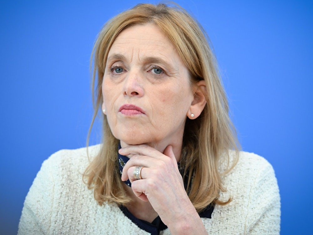 Bundespolitik: Prien: CDU wird Haltung zur Leihmutterschaft nicht zeitnah ändern