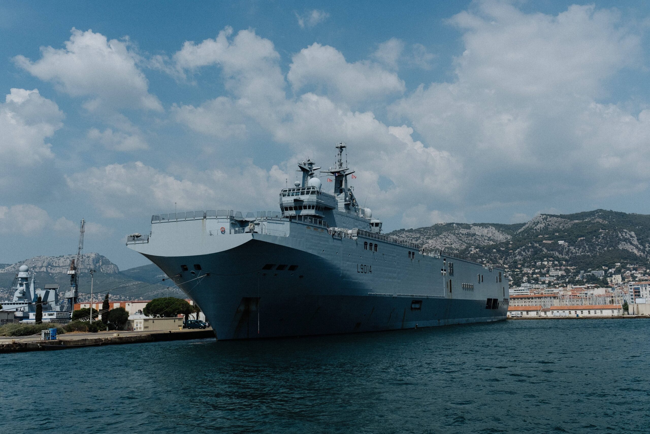 Francuska mornarica ukrcala se na tanker koji prevozi rusku naftu