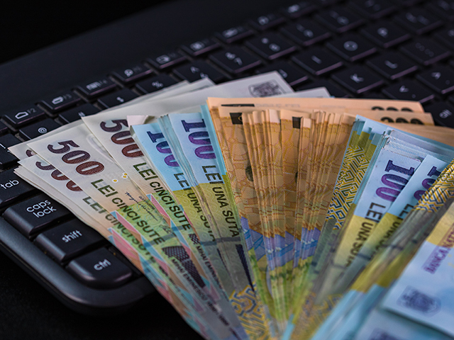 România ultimului deceniu, văzută prin salarii: Topul celor mai bine plătite domenii din economie s-a schimbat foarte puţin. Oil & gas a depăşit IT-ul, iar singurul sector nou intrat în clasament este consultanţa în management