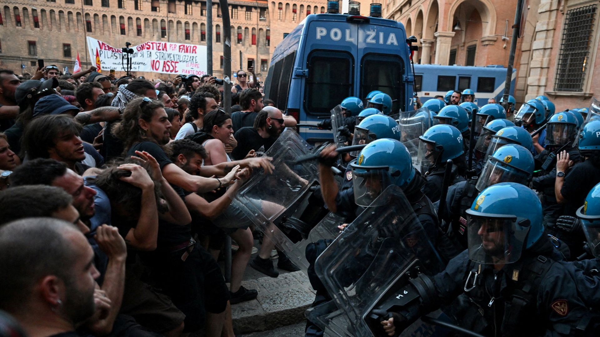 Anti-police protests in Italy after Moroccan man dies during arrest